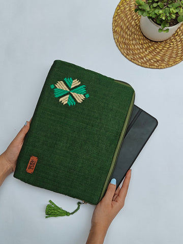 Horizontal iPad Sleeve – Off Center Grace