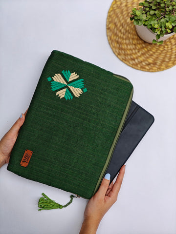 Horizontal iPad Sleeve – Off Center Grace