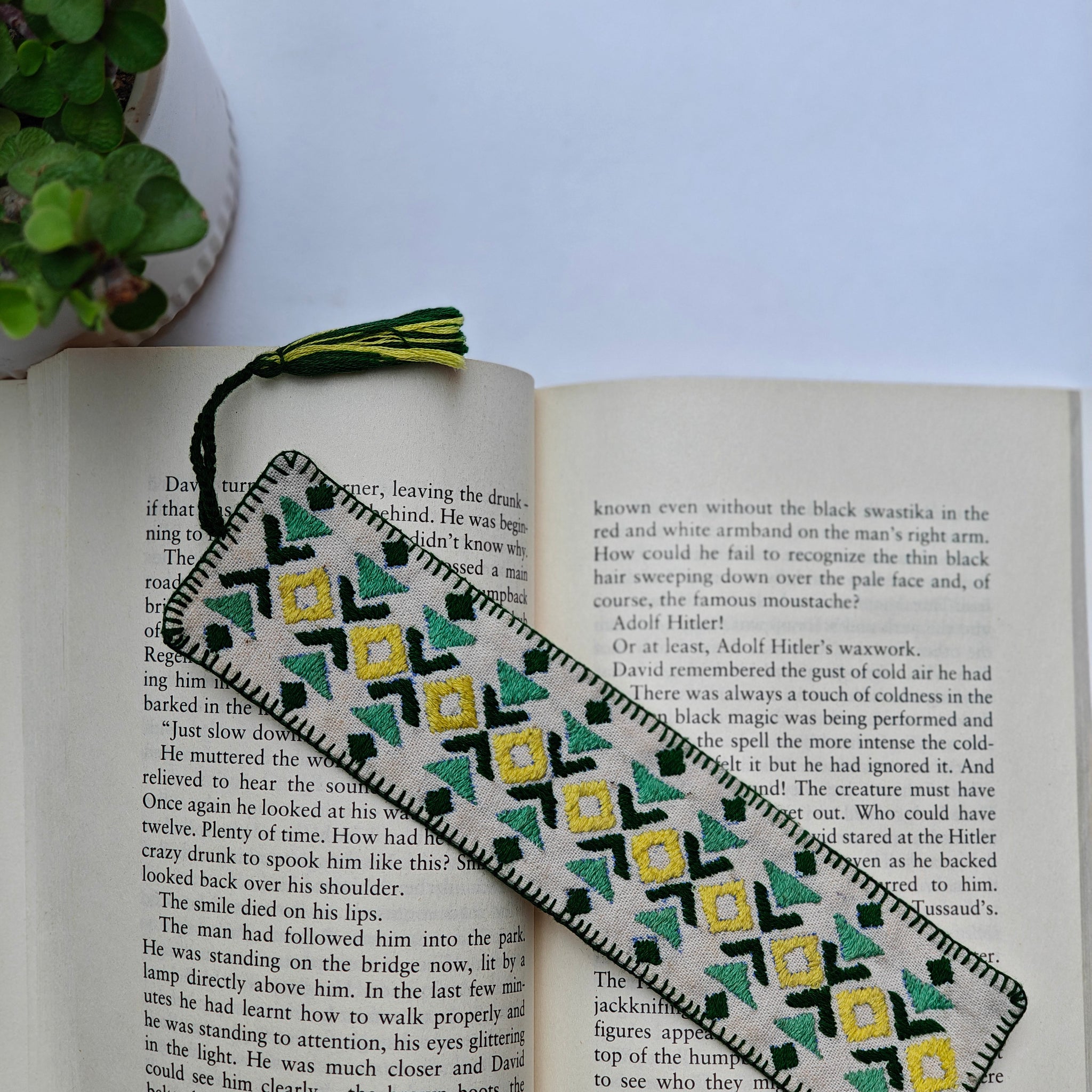 Phulkari Bookmark – The Classic Line