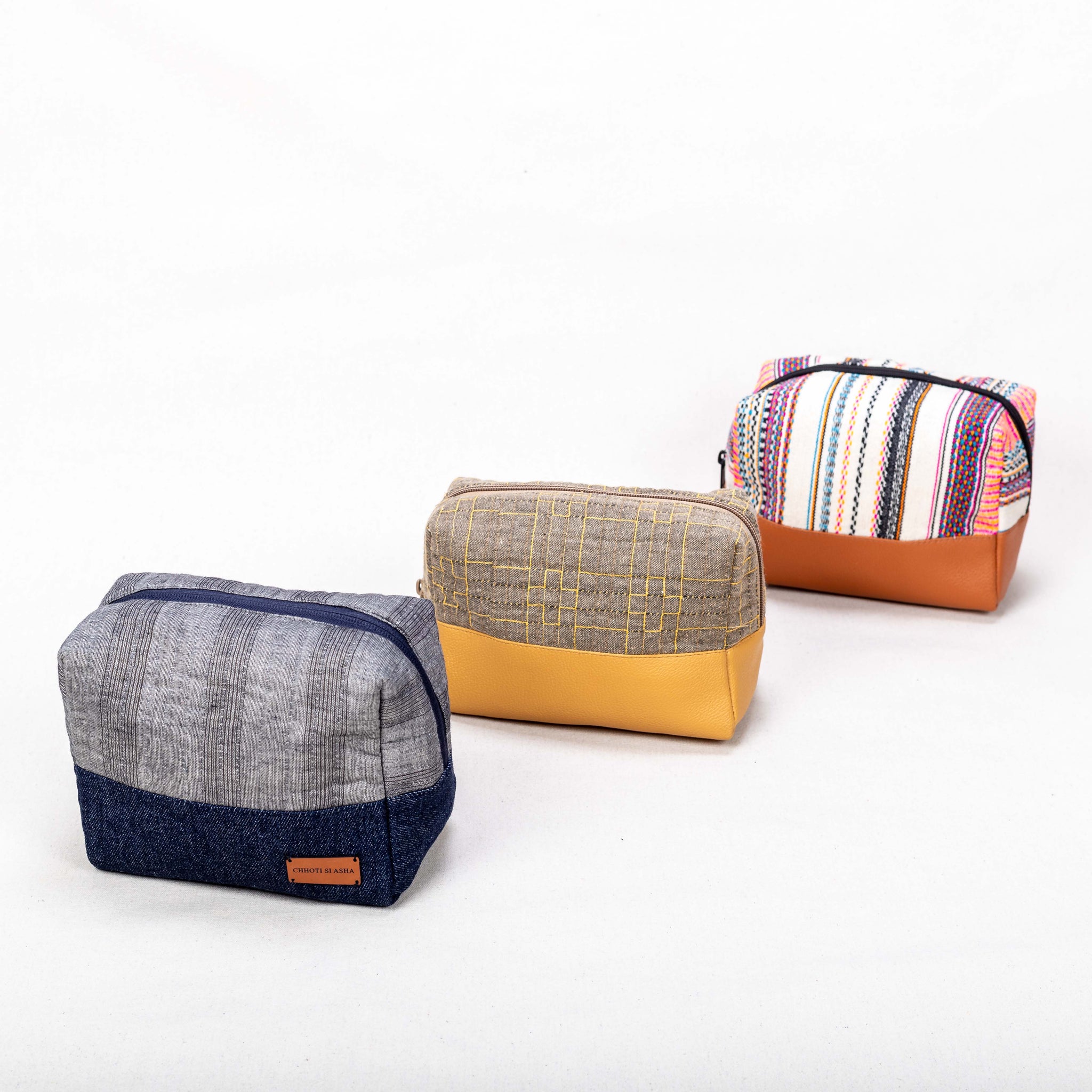 Munna Travel Vanity Pouch