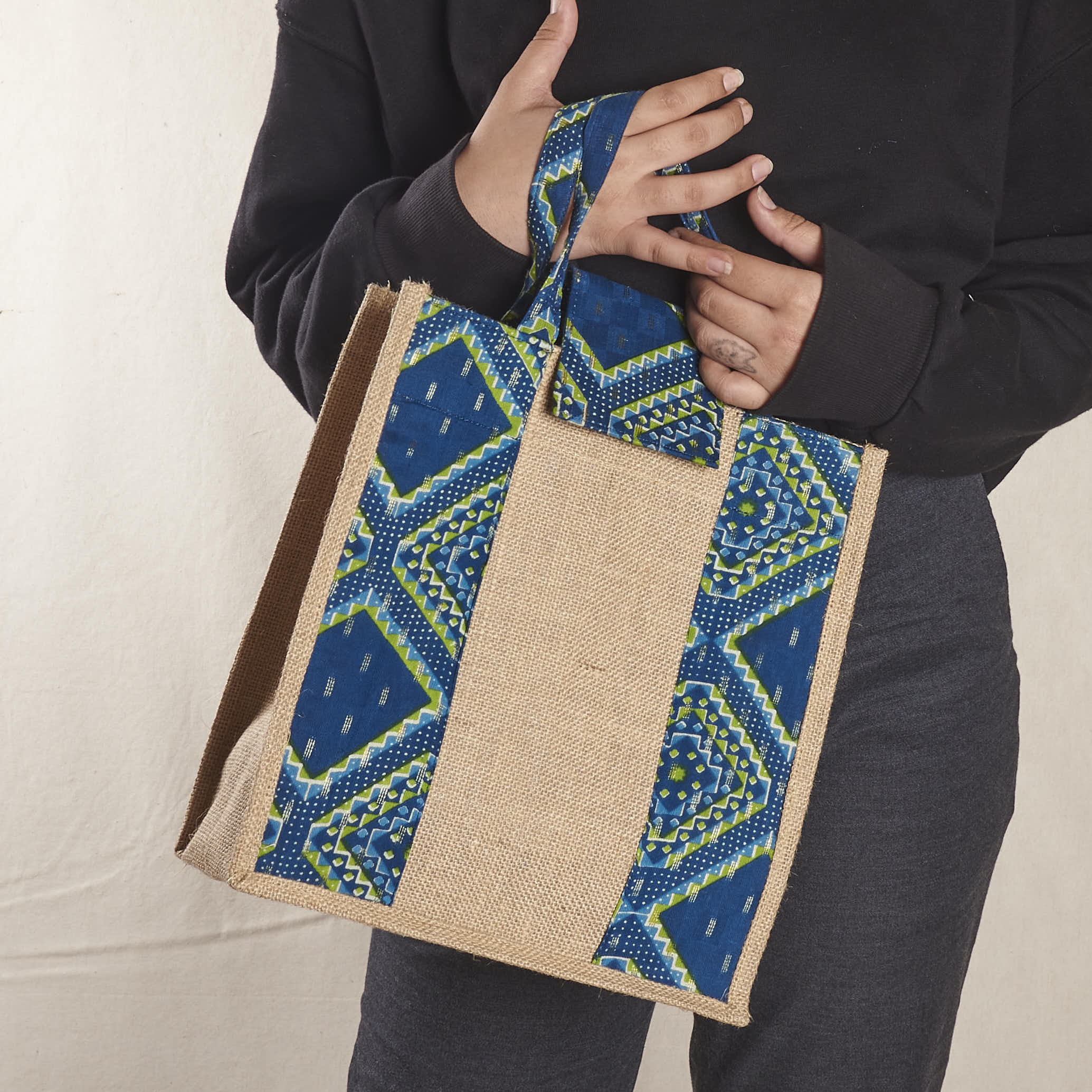 Jute tiffin outlet bags online