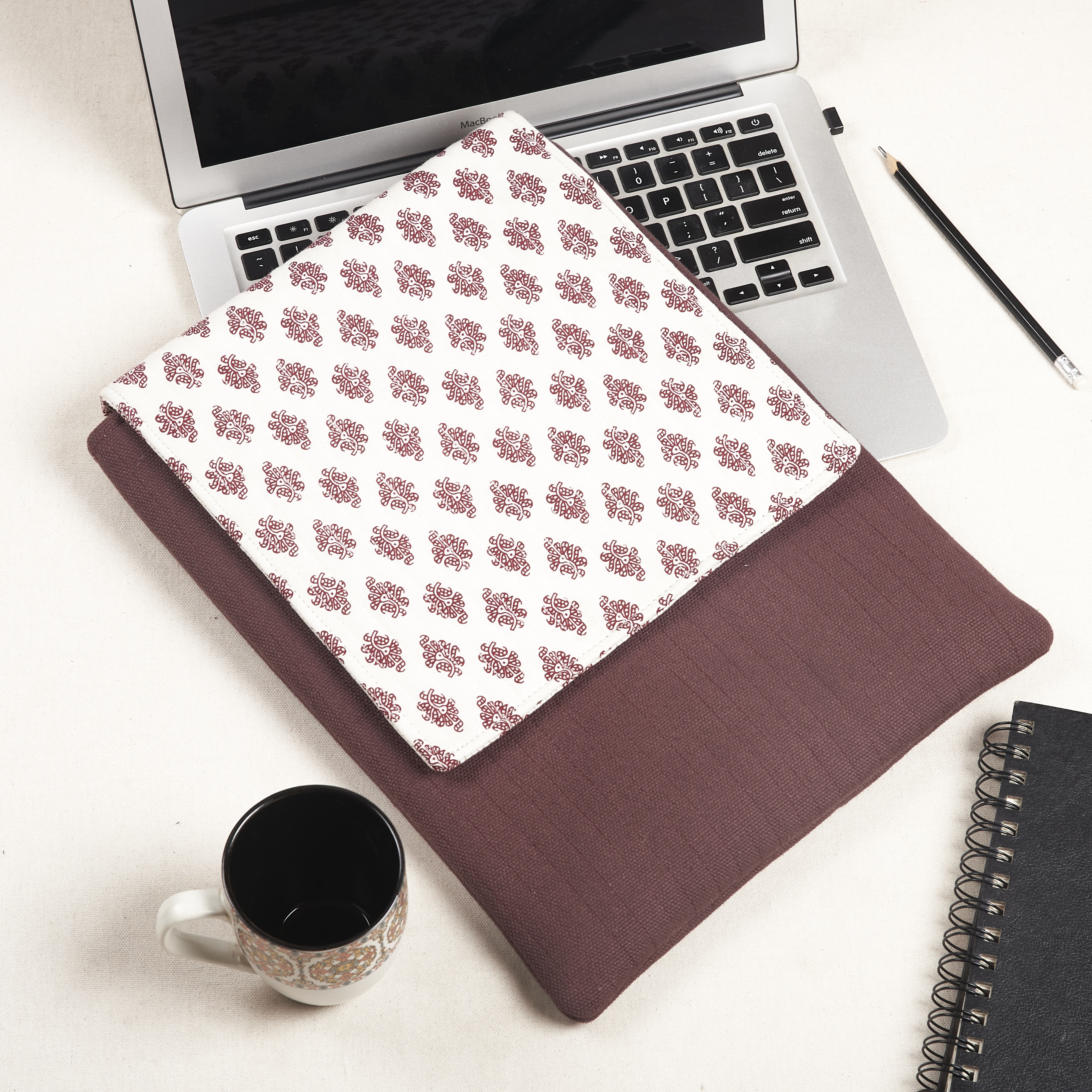 Vertical best sale laptop sleeve